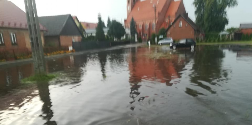 Parking i ulica Spokojna po sierpniowych opadach. Fot. nadesłane
