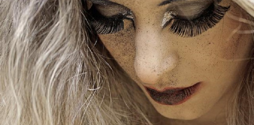 Jak wybrać klej do rzęs?