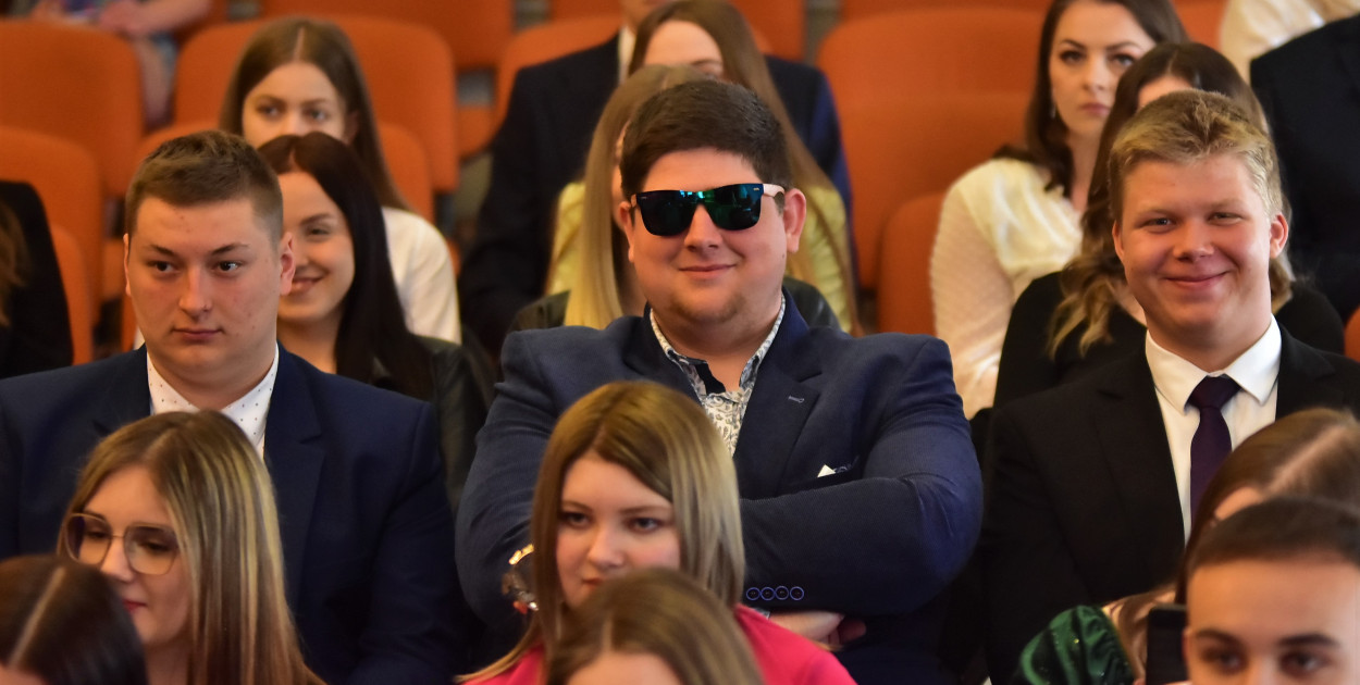 Ze szkołą pożegnali się uczniowie techników: ekonomicznego, agrobiznesu, architektury krajobrazu i organizacji turystycznej.
