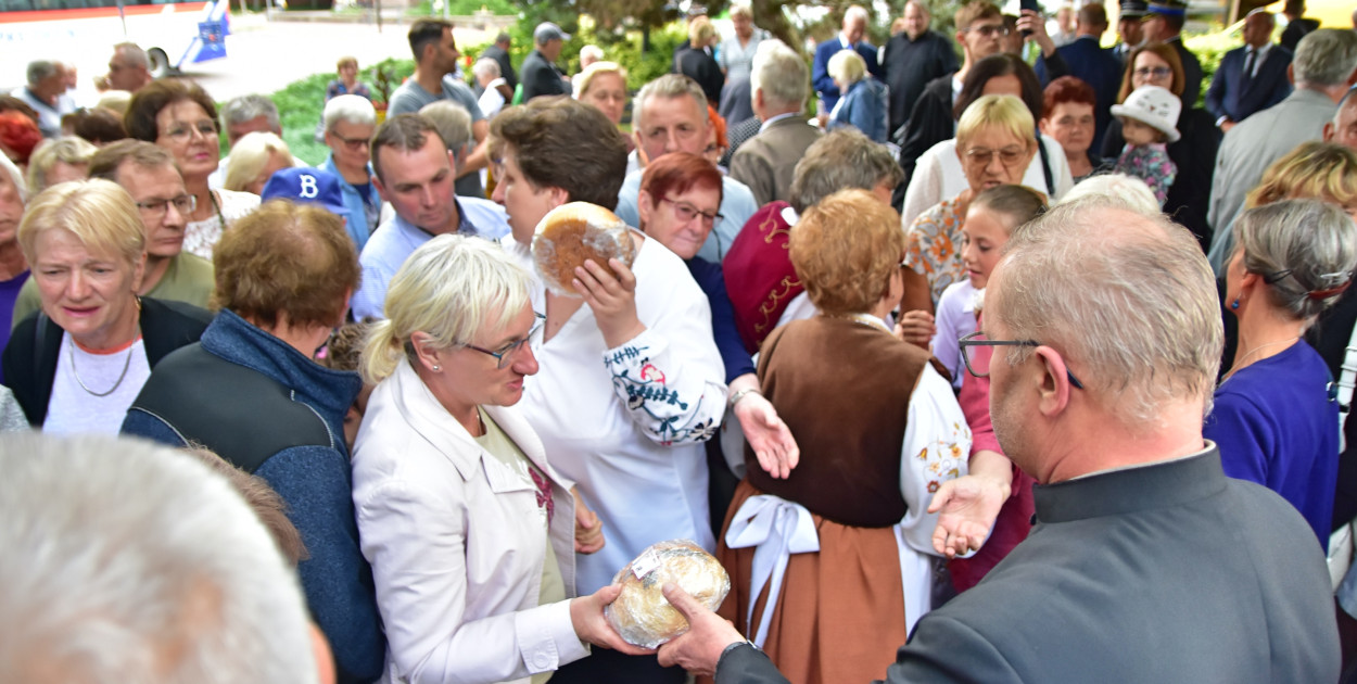 Uroczystość pod pomnikiem św. Małgorzaty w Tucholi. Fot. Piotr Paterski
