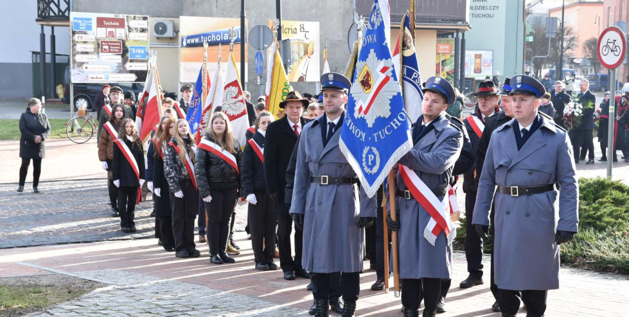 W uroczystościach udział wzięli m.in. przedstawiciele służb mundurowych. 
