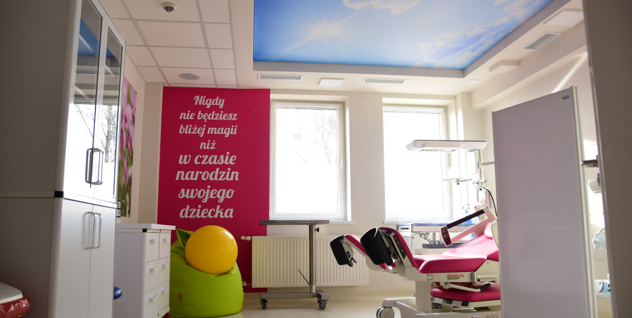 Mniejsza z sal porodowych w tucholskim szpitalu. 