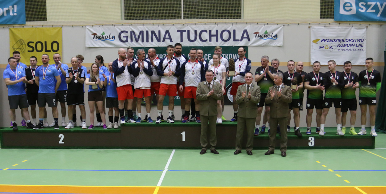 Podium dla najlepszych drużyn w I lidze. 
