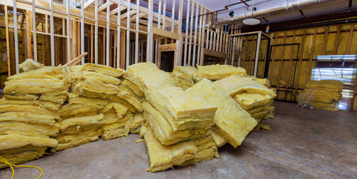 Modernizacja izolacji poddasza: wymiana starej wełny mineralnej na nową