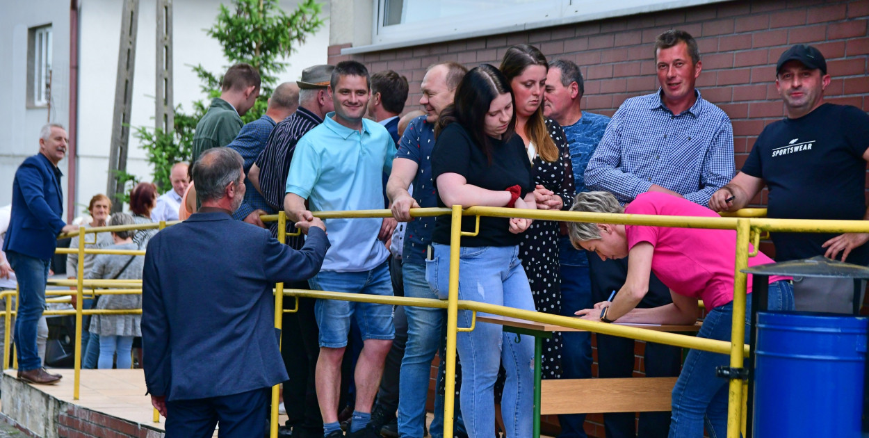 Imponująca frekwencja podczas wyborów sołeckich w Legbądzie. Fot. Piotr Paterski