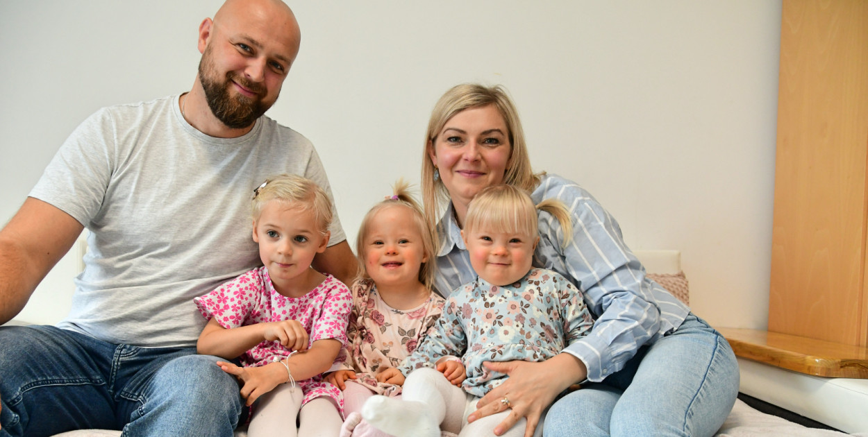 Iga, Pola, Melania oraz rodzice Stefania i Grzegorz Wróblewscy. Fot Piotr Paterski