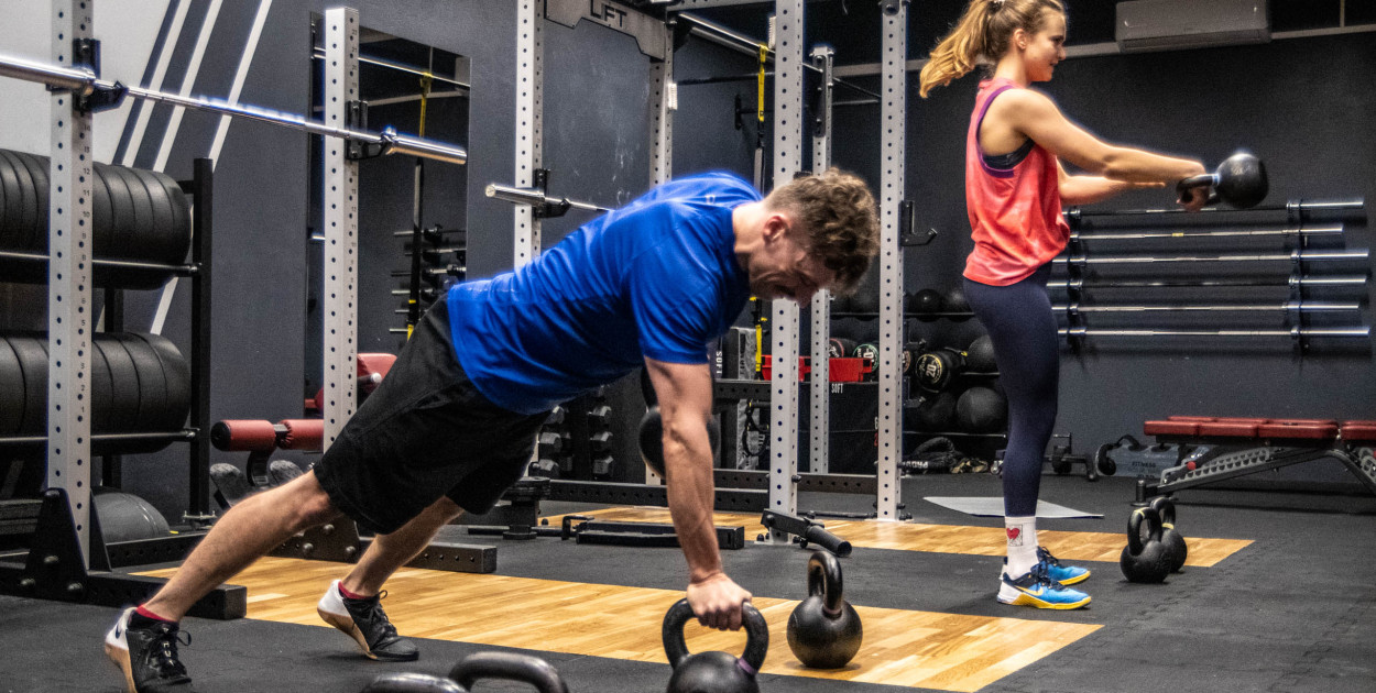Jak Crossfit wpłynął na popularność treningu funkcjoanlnego