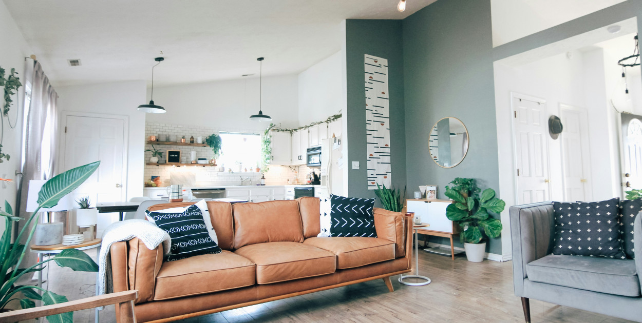 Remont starego mieszkania i wymiana podłogi. Na jakie wyzwania warto się przygotow