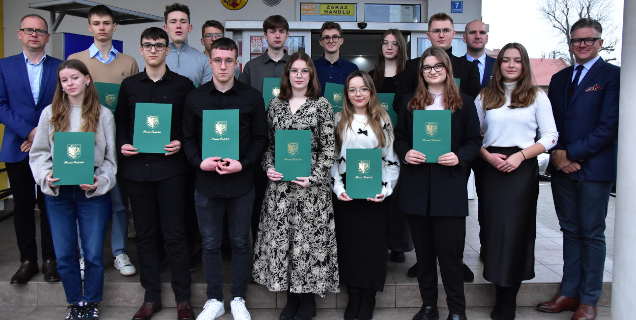 Młodzieżowi radni otrzymali nominacje i przygotowują się do nowej funkcji / FOTO