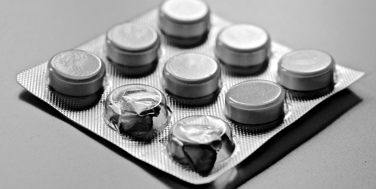 Metal w tabletkach na gardło! GIS ostrzega przed suplementem diety