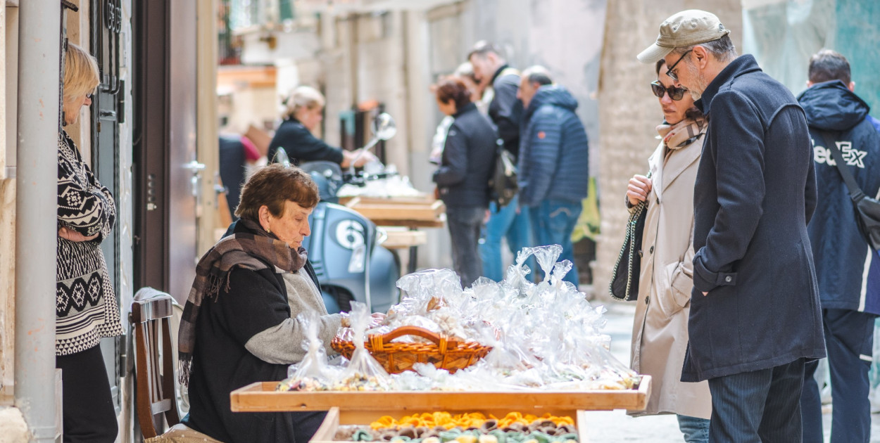Bari to przepiękne miasto portowe, które stanowi jedno z najważniejszych centrów gospodarczych całego regionu.