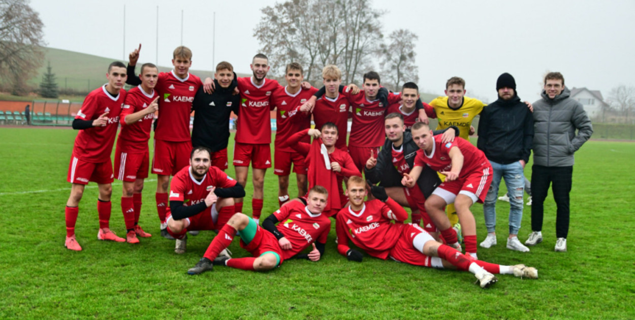 Pamiętne zakończenie rundy jesiennej. Tucholanka Kaemde z pozycji lidera tabeli rozpoczyna rundę wiosenną. Fot. (pp)