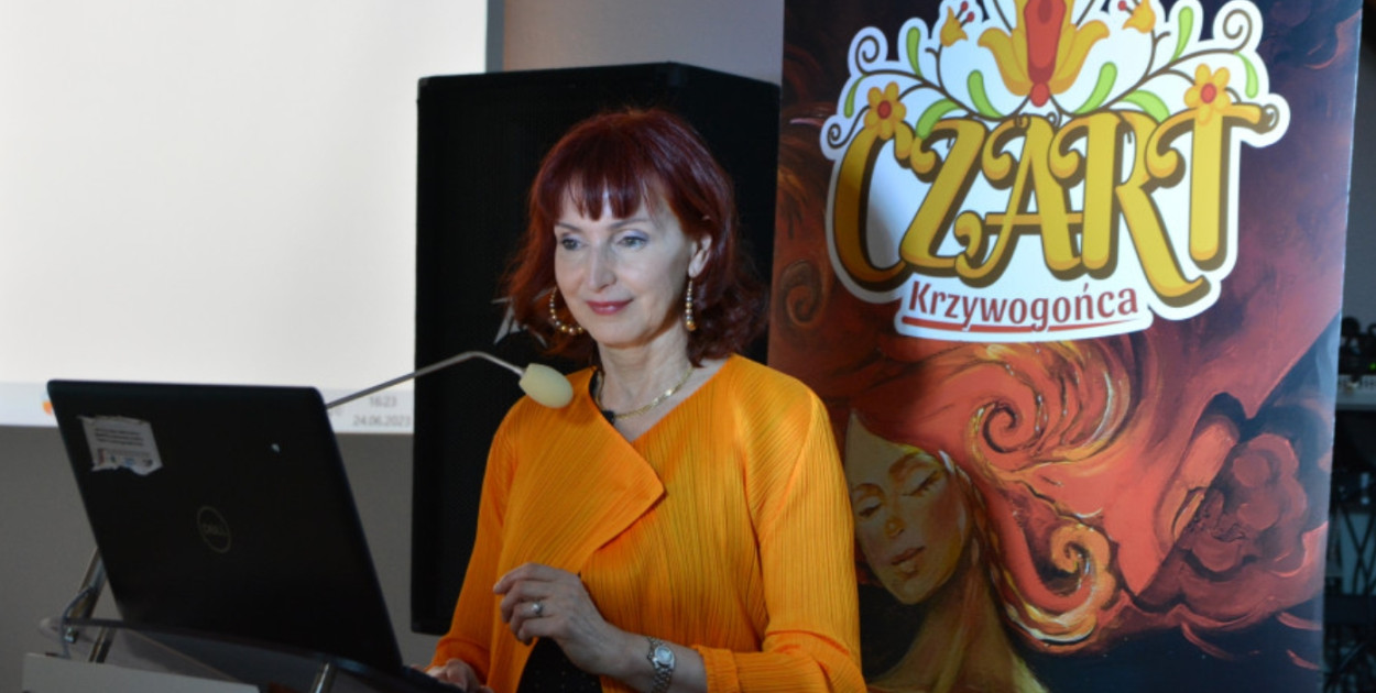Grażyna Wojcieszko, realizuje się m.in. jako prezeska Fundacji czAR(T) Krzywogońca. 