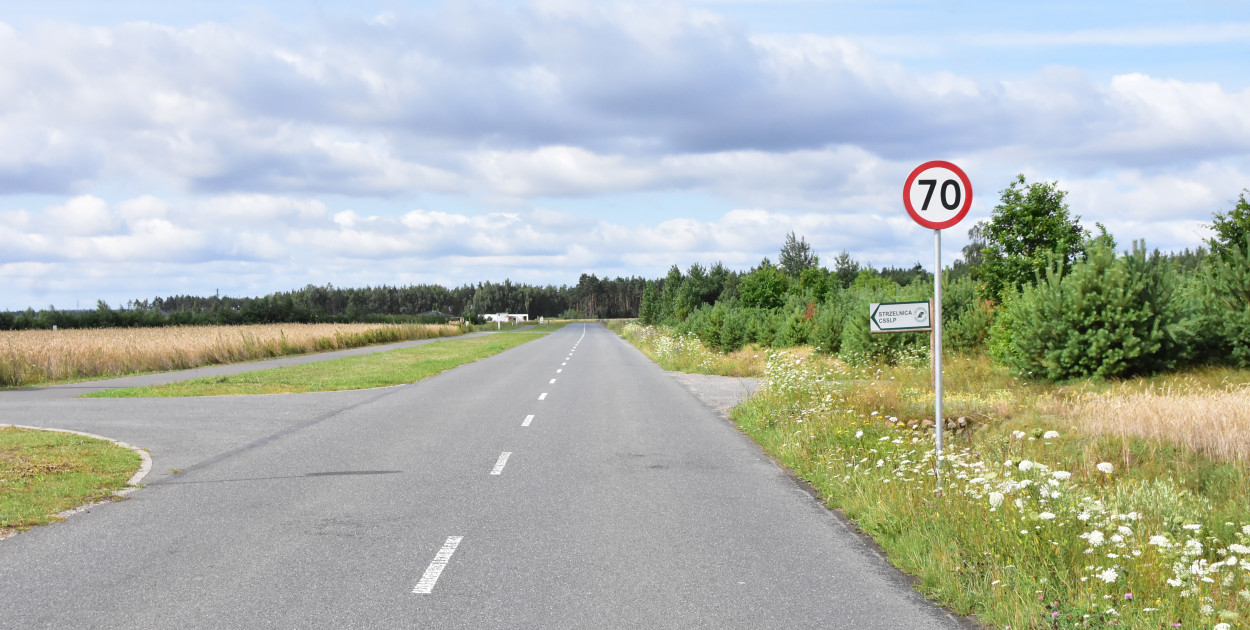 Ograniczenie prędkości do 70km/h obowiązuje od drogi na wysokości strzelnicy do przejścia dla pieszych przy lasku. Fot. Anna Lipska