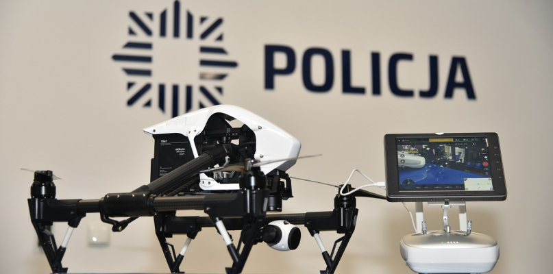 Dokładnie taki dron będzie obsługiwany przez policjantów Komendy Powiatowej Policji w Tucholi. Fot. KPP Tuchola