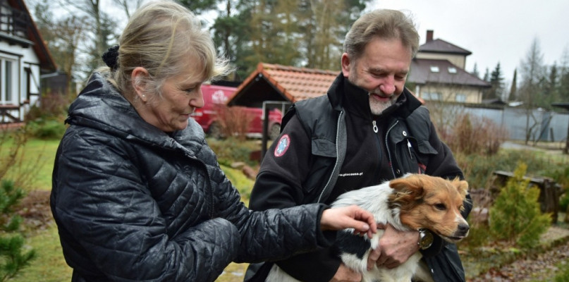 Zmarł Stanisław Swinarski. Do końca pomagał zwierzętom. Na zdjęciu z żoną Joanną i psem Mikim.