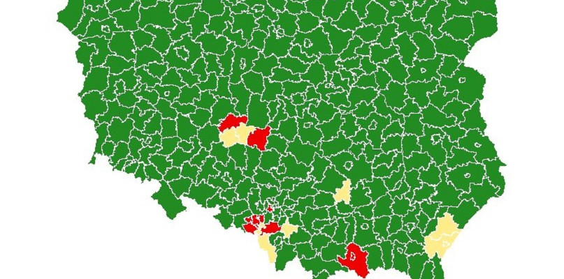 Mapa powiatów z dodatkowymi obostrzeniami. Źródło: twitter/Janusz Cieszyński