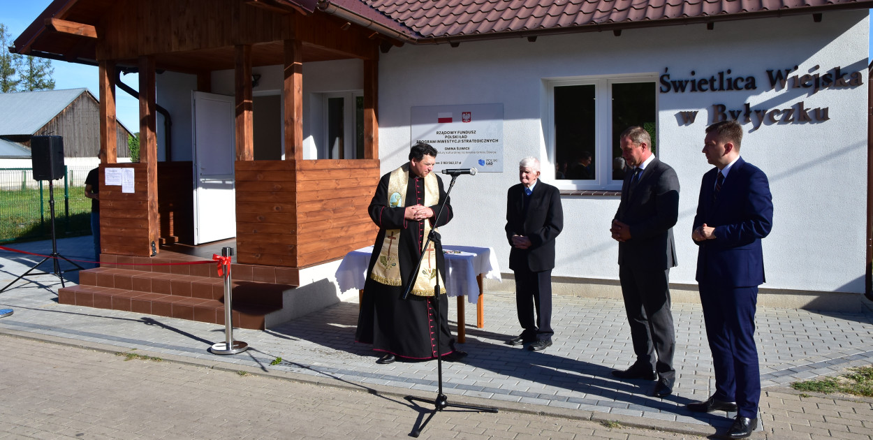 Otwarcie świetlicy wiejskiej w Byłyczku po kapitalnym remoncie nastąpiło w piątek 15 września. 