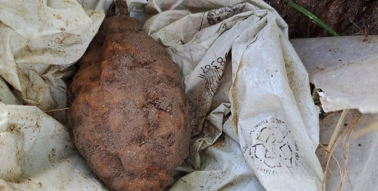 Niebezpieczne znalezisko to granat ręczny „F-1” . fot. KPP w Tucholi