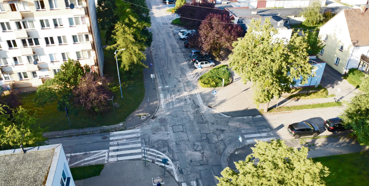 Łata na łacie. Tak wygląda cała Piastowska, ale też nie lepiej jest na Kościuszki czy Grunwaldzkiej. To ma się zacząć zmieniać.