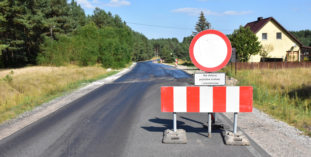 Władze powiatu wstrzymały całkowite zamknięcie napoleonki. 