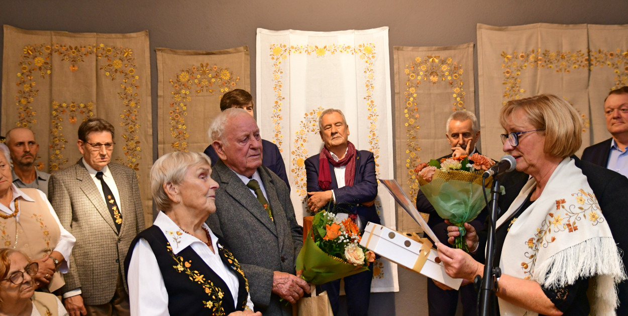 Wystawa jubileuszowa zespołu haftu "Złotnica" w Tucholi. Fot. Piotr Paterski