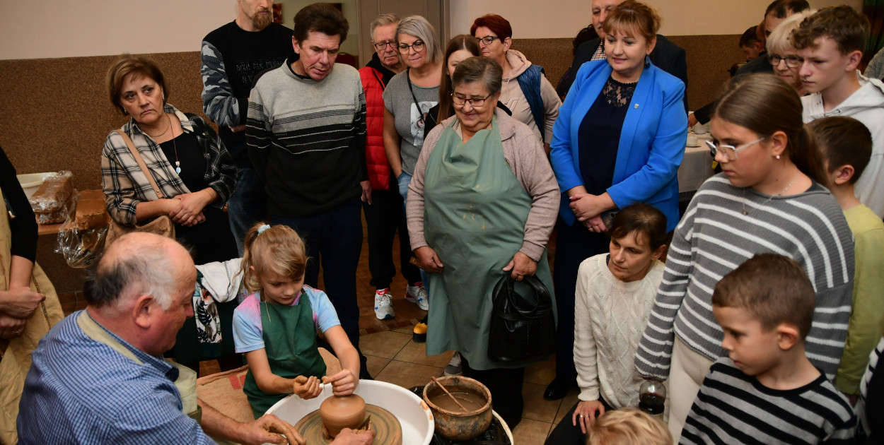 Rodzinne popołudnie z Borową Ciotką było finałowym wydarzeniem, które kończyło duży projekt realizowany przez B-CKiP Gminy Lubiewo.