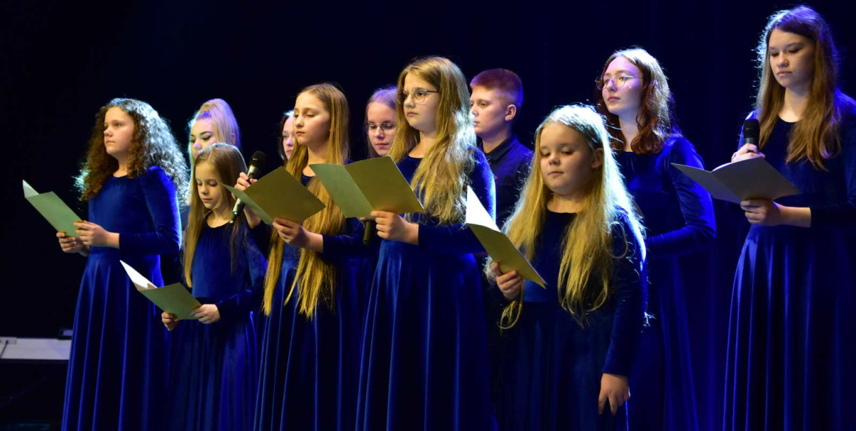 Schola Vox Cordis otworzył wieczór kolędą pt. O Gwiazdo Betlejemska.