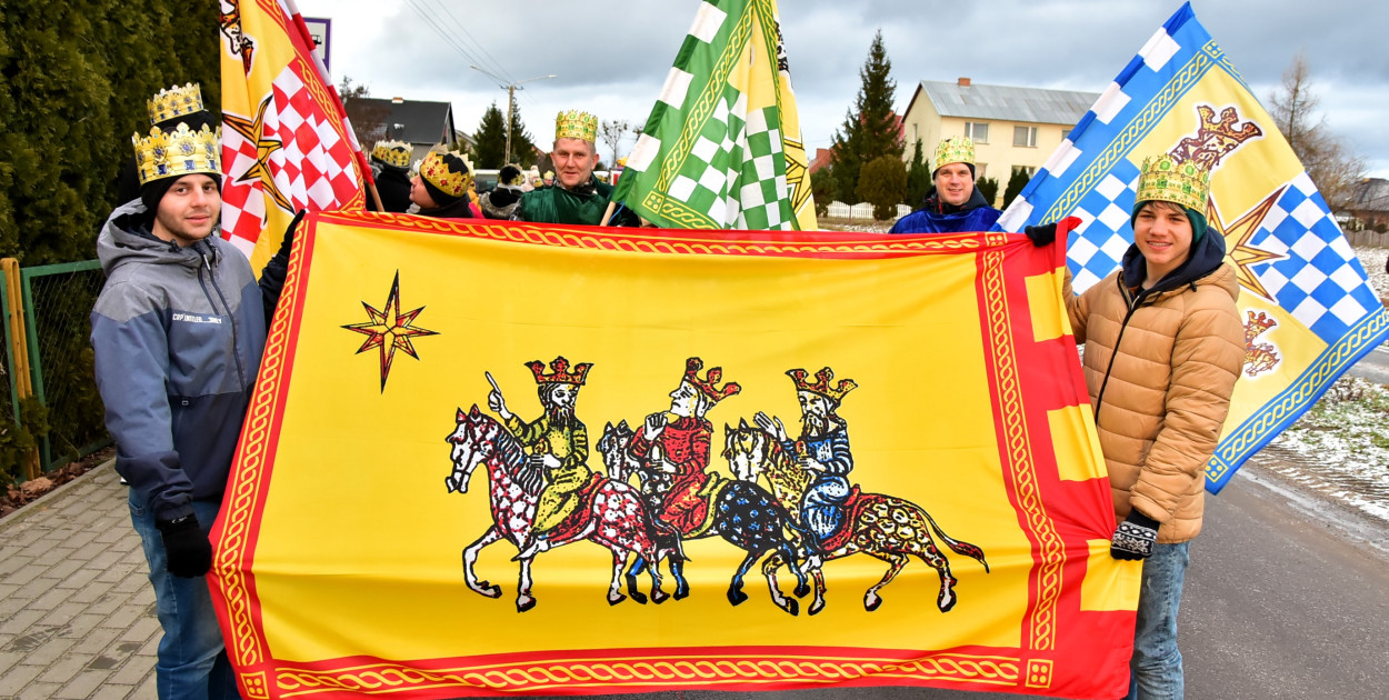 Orszak Trzech Króli w Bysławku to wydarzenie, w którym zdecydowanie warto wziąć udział. Fot. Kamil Tajl