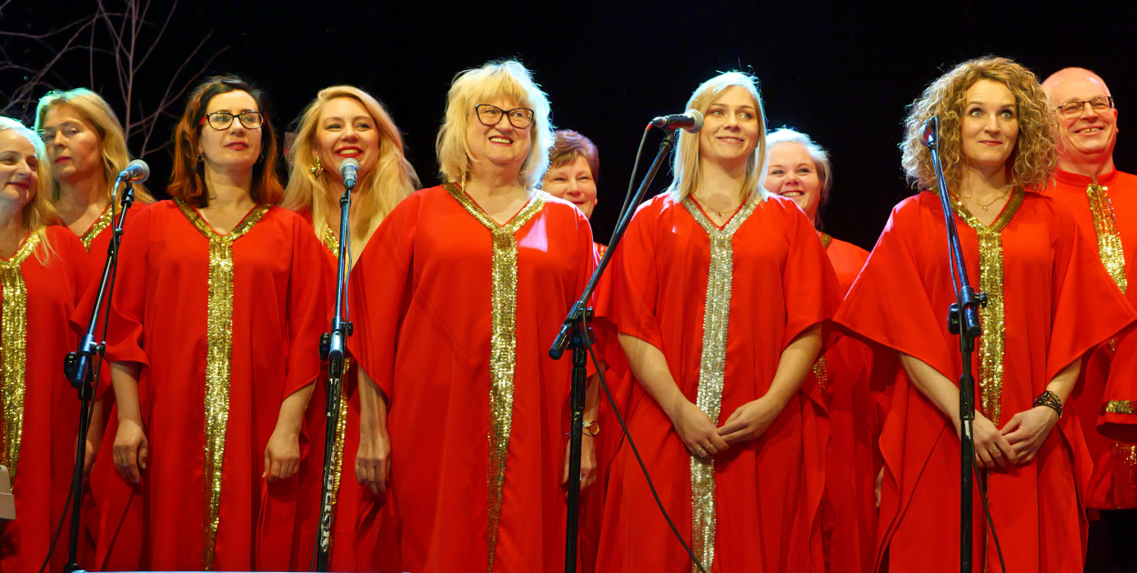 Tucholski Chór Gospel AVE (część aktualnego składu), fot. Piotr Paterski