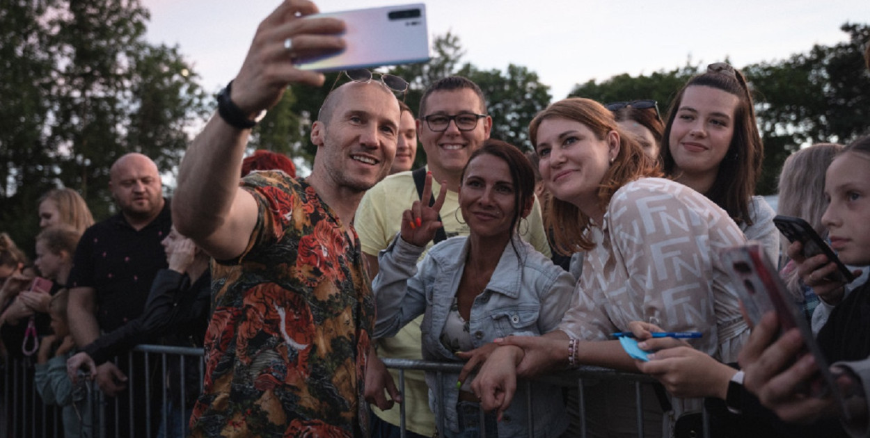 Niekwestionowanym hitem ubiegłorocznych Dni Borów Tucholskich był koncert Mezo. Po nim na scenę w Małpim Gaju wyszła Ania Dąbrowska.Fot. Szymon Nelke