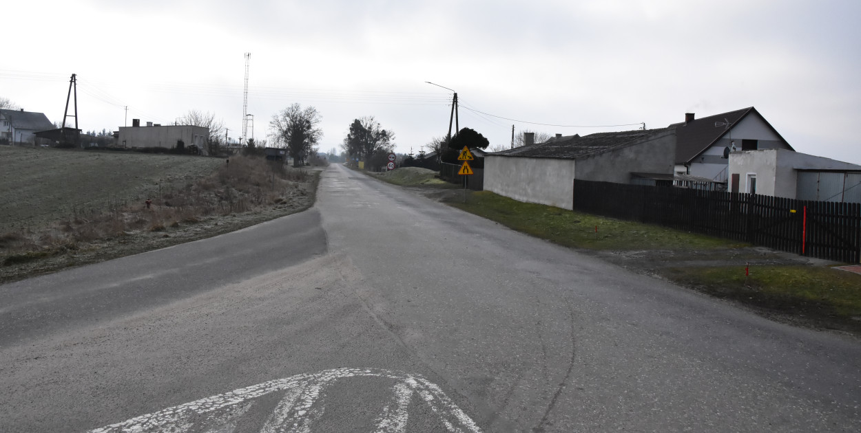 Ruszyły prace związane z przebudową drogi powiatowej pomiędzy Bysławiem a Cekcynem w miejscowości Wełpin. Fot. Anna Lipska