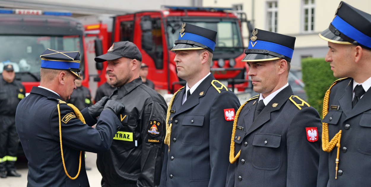 Odznaczenia w trakcie Dnia Strażaka w Tucholi (9 maja 2025). Fot. Piotr Paterski