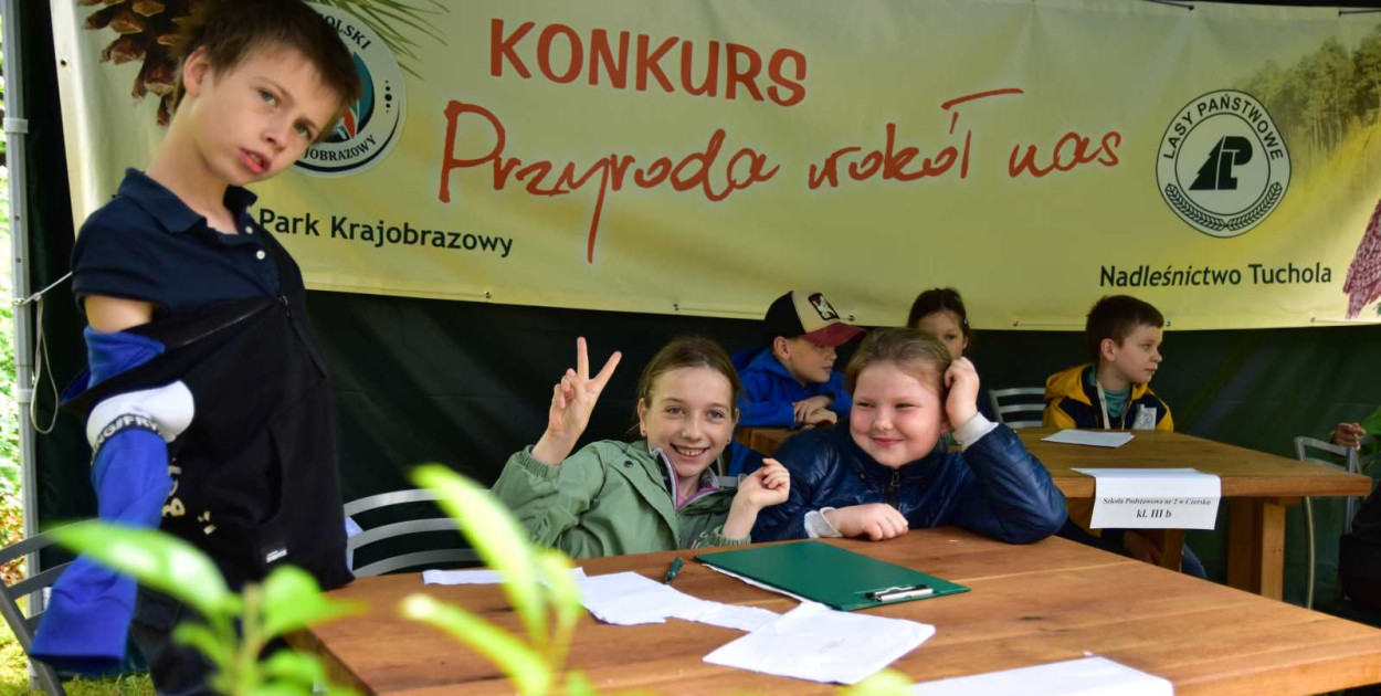 Na zdjęciu zwycięska drużyna  w kategorii klas I-III, którą tworzą członkowie kółka przyrodniczego, działającego przy SP nr 3 w Tucholi.