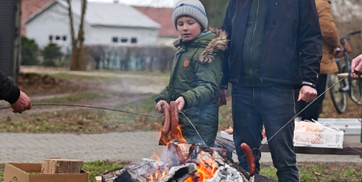Po przejściu gry na uczestników zabawy czekać będzie poczęstunek w parku. Fot. Piotr Paterski