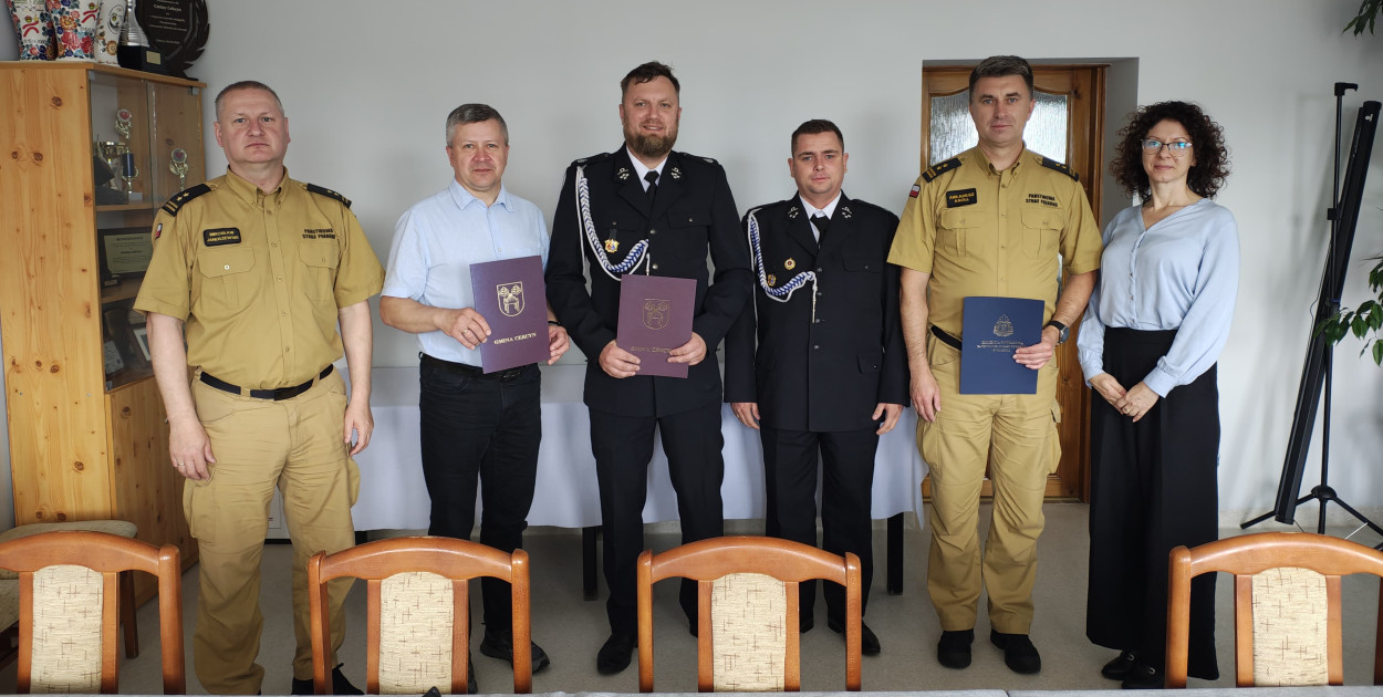 Trójstronne porozumienie zawarto 9 czerwca (poniedziałek) w Urzędzie Gminy w Cekcynie. Fot. KP PSP w Tucholi