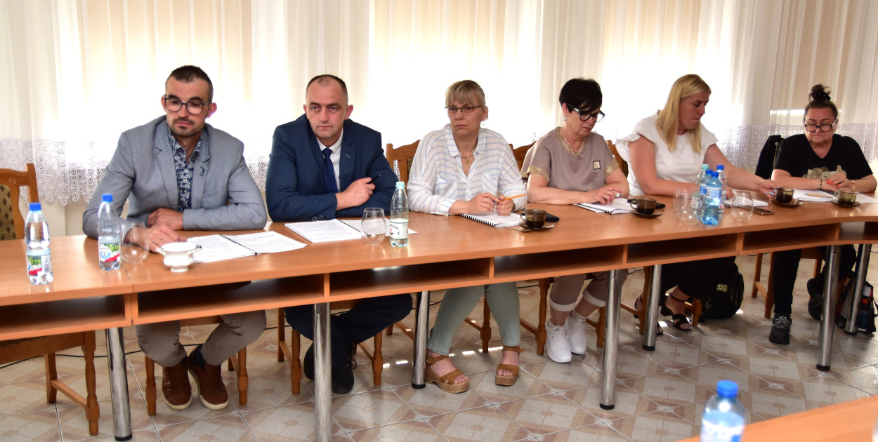 Radni obecni na posiedzeniu opowiedzieli się za przyznaniem honorowego tytułu Janowi Piaskowi. Z inicjatywą takiego wyróżnienia wystąpił wójt Ireneusz Kucharski. 