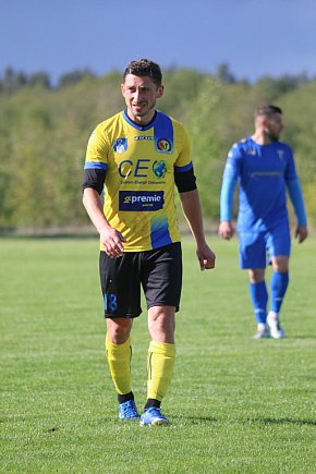 Klasa okręgowa: Rawys CEO Raciąż - Pomorzanin Toruń 3:2 (1:0). Bramki: G. Kokoladze (42, 60), Damian Rybacki (89)-4198