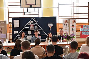 Młodzieżowi Radni Powiatu Tucholskiego opowiadali o swojej pracy-4208