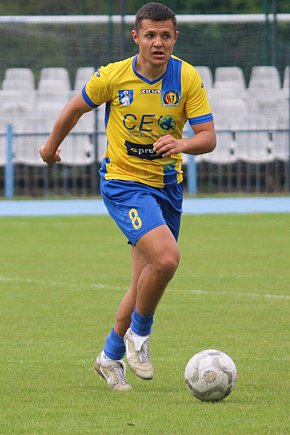 Klasa okręgowa: MUKS CWZS Bydgoszcz - Rawys CEO Raciąż 3:5 (0:1). Bramki: Rybacki (25,75,90), G. Kokoladze (80,90+1)-4220