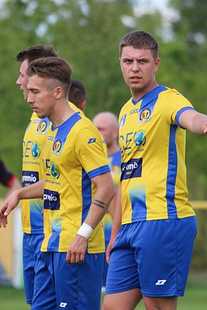 Klasa okręgowa: Rawys CEO Raciąż - Sokół Radomin 7:4 (4:0)-4319