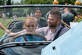 TUCHOLA: Wystawa Pojazdów Zabytkowych 2025 / PONAD 200 POJAZDÓW-4504