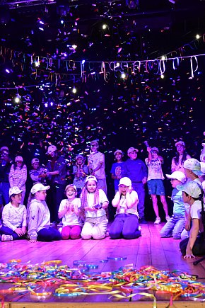 Za nami finał \"Lata w Teatrze\" w B - CKiP Gminy Lubiewo! Młodzież przygotowała niestamowite widowisko-4514