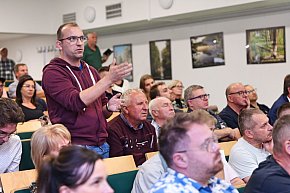 Obwodnica Tucholi. Pełna sala na spotkaniu z mieszkańcami-4557