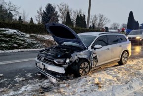 Zderzenie dwóch aut w Gostycynie / FOTO-14513