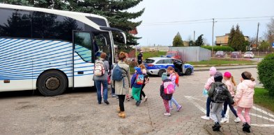 Tuchola: Policjanci skontrolowali autokar przewożący przedszkolaków-15615