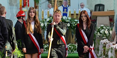 Cekcyn. Święto Konstytucji 3 Maja. Wystąpiły dzieci ze szkoły w Iwcu / ZDJĘCIA-21416