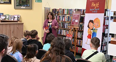 Tuchola: Gościni biblioteki rozmawiała z uczniami o hejcie-21742