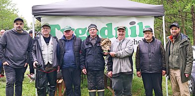 Zawody wędkarskie Tygodnika Tucholskiego pod Cekcynem. Największa ryba z Czerska-21771