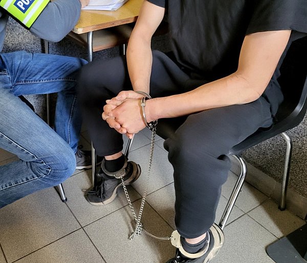 22-latek potrącił dwoje dzieci i uciekał. Był pod wpływem narkotyków!-21769